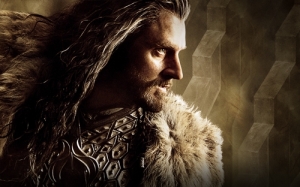 Rien à voir avec Thorin qui transpire le charisme par tous les pores. Tout est dans les cheveux.